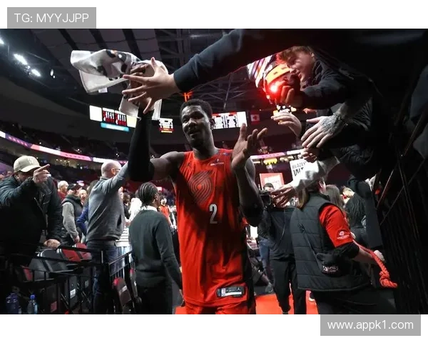 托雷斯与卡瓦尼在承前启后角色中展现进攻路径分化趋势