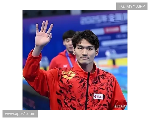 徐嘉余训练完直接拎爱马仕去吃夜宵？