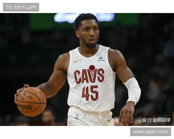 米切尔三分效率提升显著 打破队内关键时刻得分格局