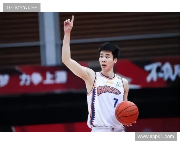 郭昊文比赛里瘦弱一把，训练后居然是另一副猛男模样？网友炸锅了！